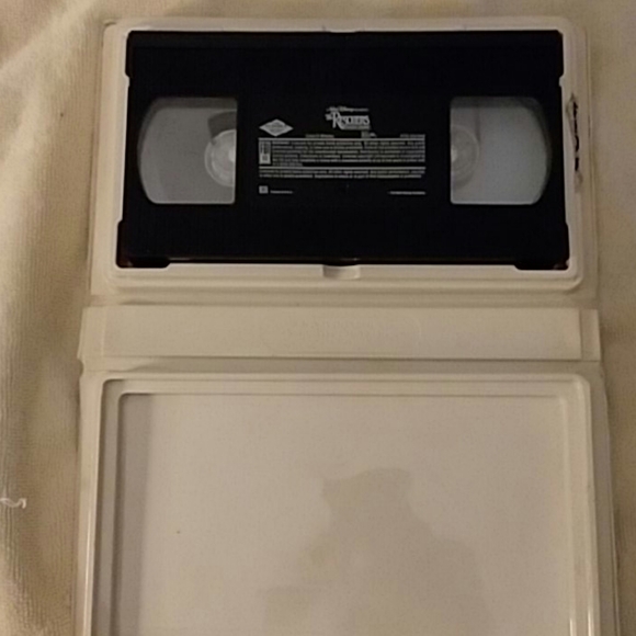 Disney's The Rescuers Vintage VHS Tape Classic - Picture 5 of 5